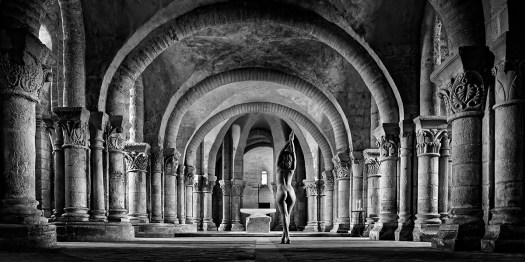 inner peace between heaven and earth · version noir & blanc · cumule 19 récompenses internationales, elle est reconnue et récompensée pour sa spiritualité et sa force poétique · par Wolfgang Autexier