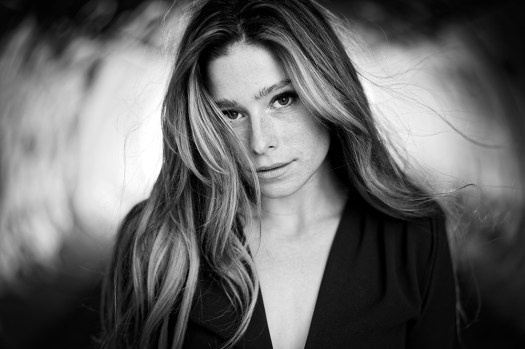 Tunnel Attitude · Lia · série de portrait · par Wolfgang Autexier photographe portraitiste à Saintes