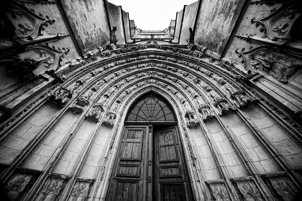 Canon 10-20 f4 RF L, perspective sur la cathédrale St Pierre