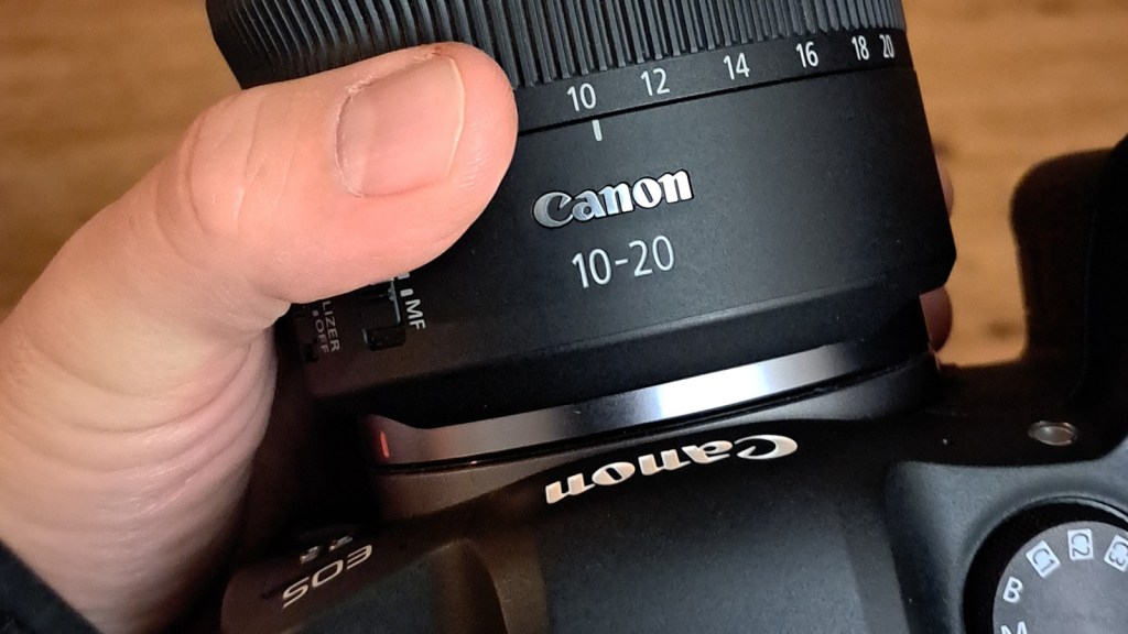 Canon 10-20 f4 RF L, compact et ergonomique