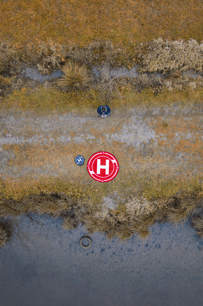 Mise en situation de la piste d'atterrissage du drone · Wolfgang Autexier