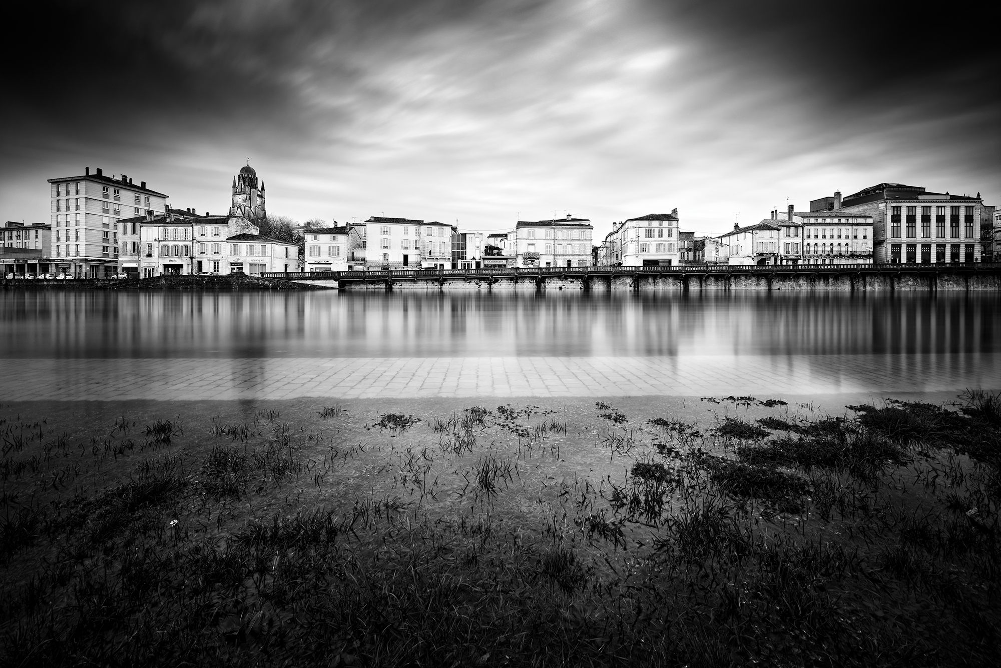 Saintes flotte come Venise · inondation à Saintes Saintes · par Wolfgang Autexier